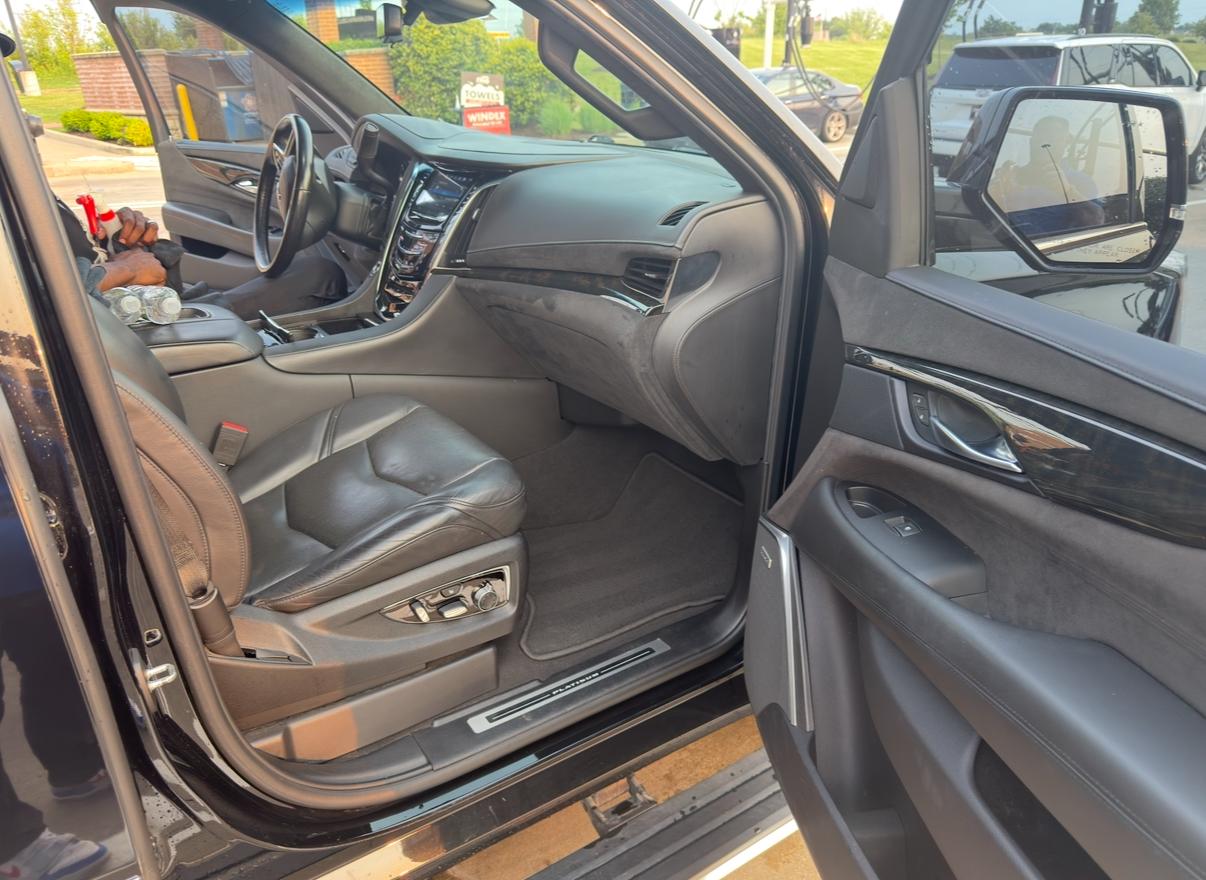 2020 Cadillac Escalade Platinum - EAD642 - Thumbnail 5