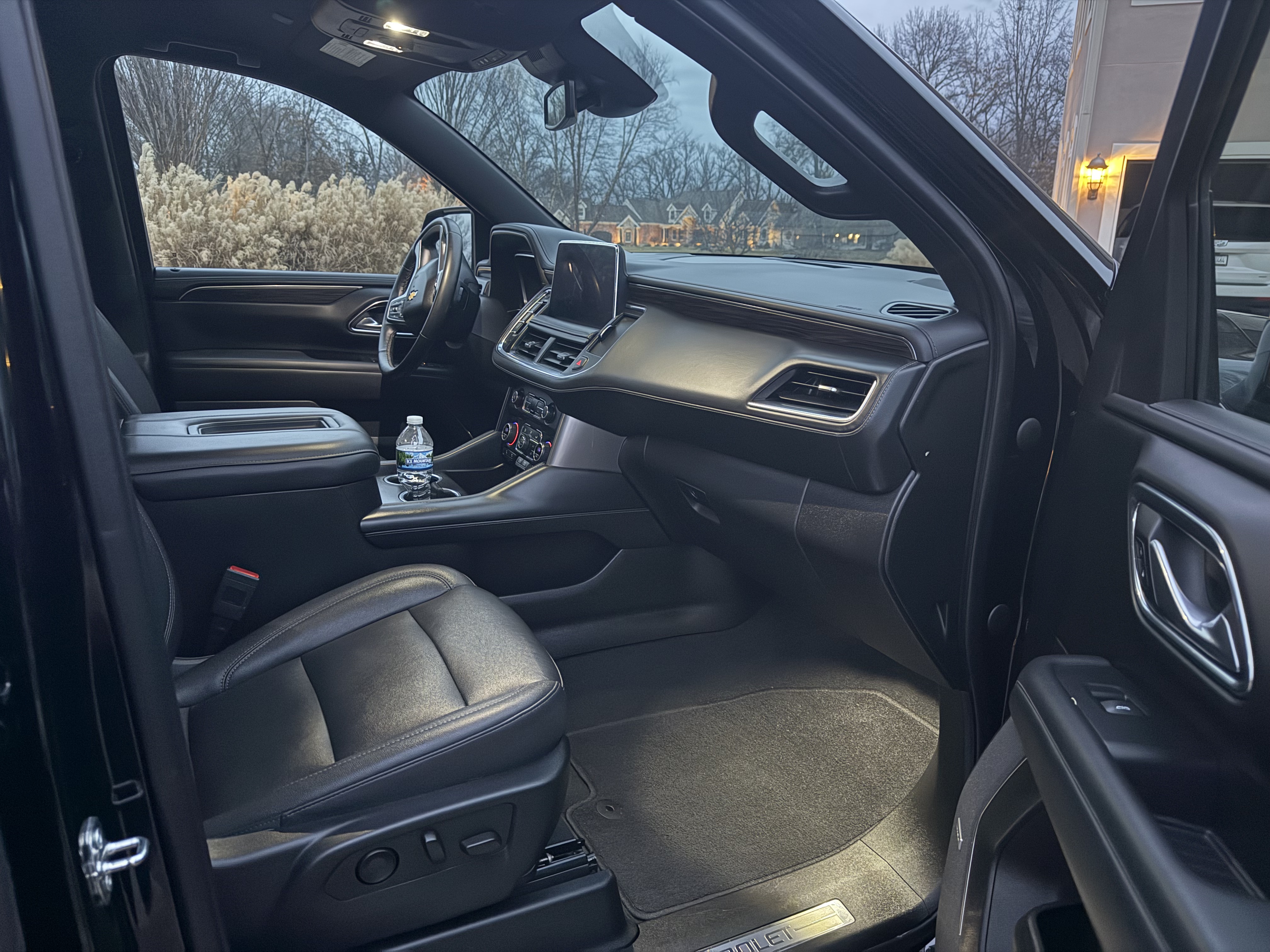 2023 Chevy Suburban - E189386 - Thumbnail 5