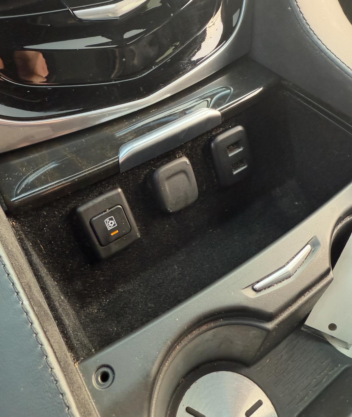 2020 Cadillac Escalade Platinum - EAD642 - Photo 3