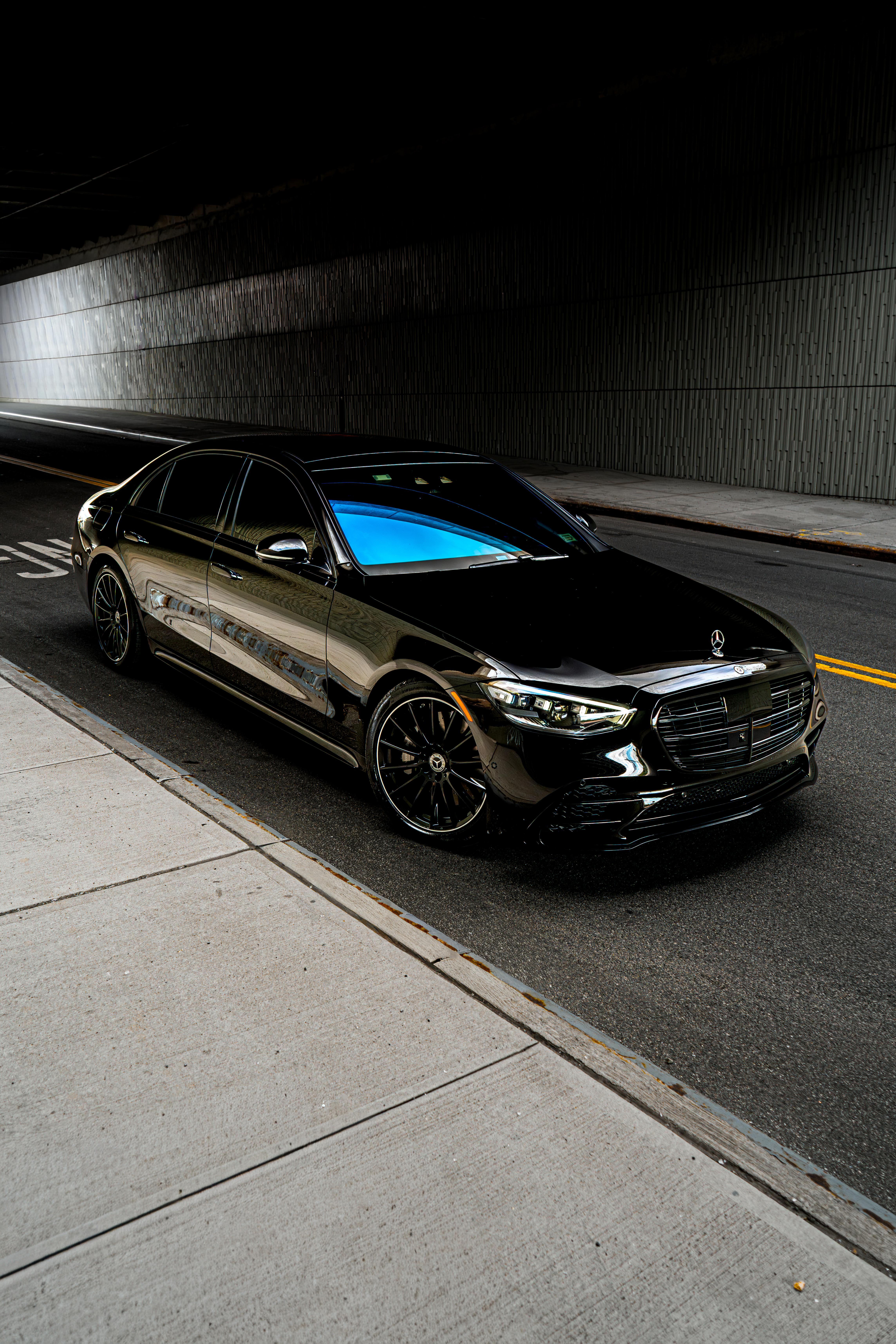 Mercedes-Benz S580 Black/Red