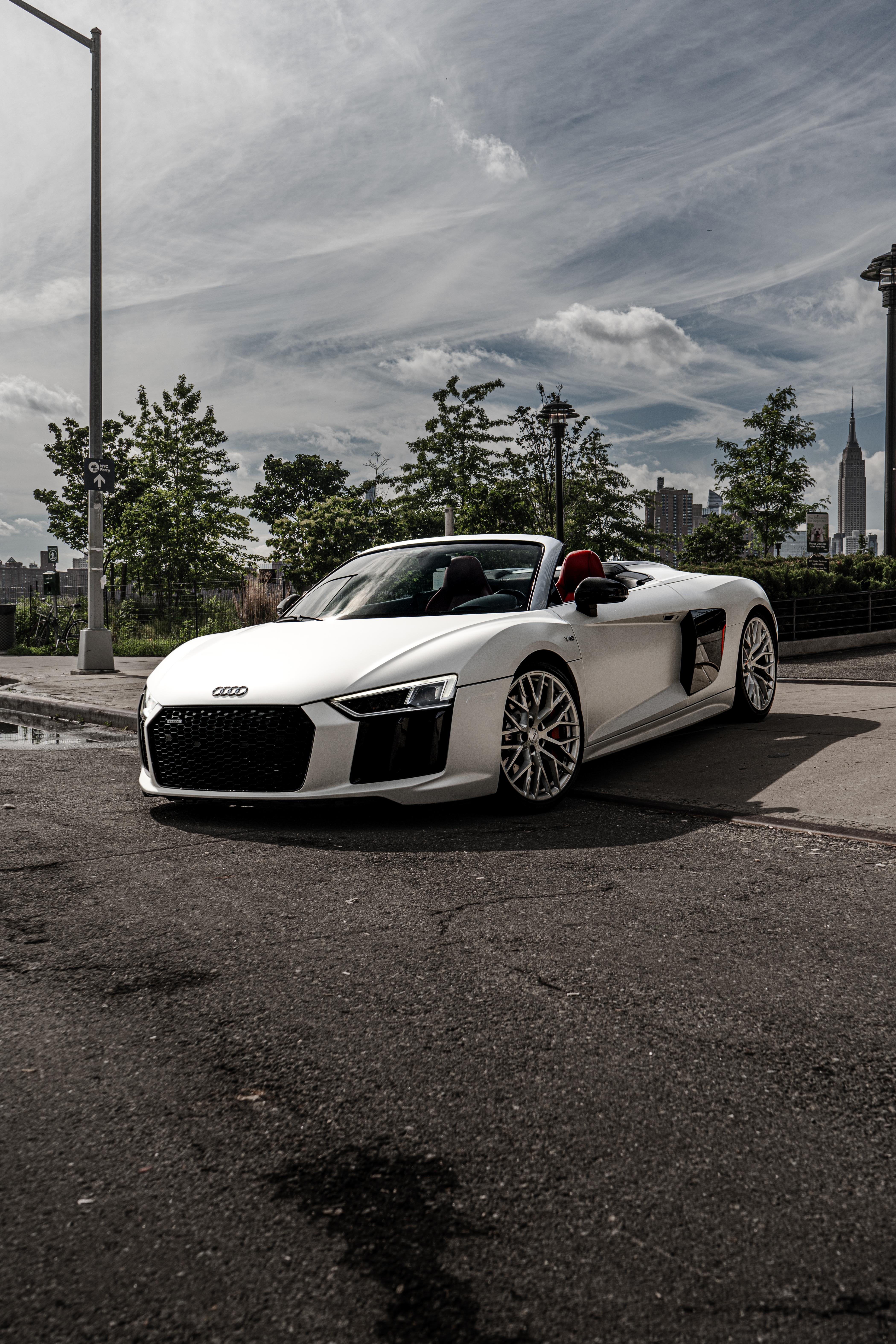Audi R8 Spyder Satin White