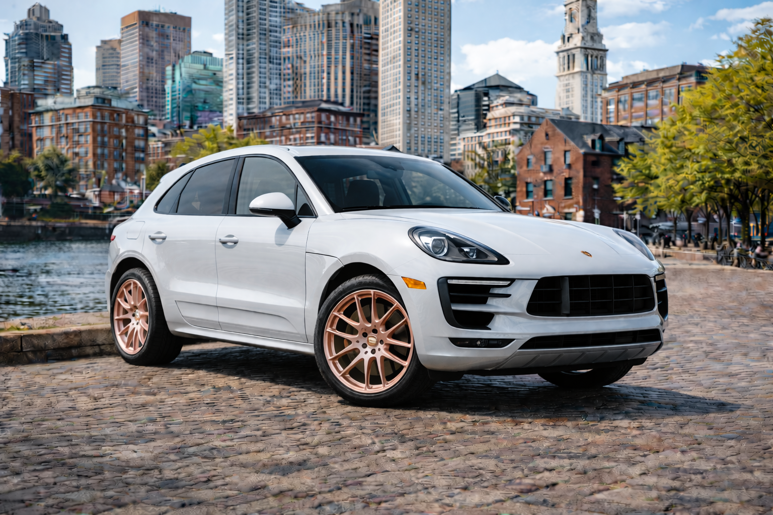 Pink Porsche Macan